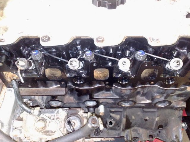 12 - Injector Installation 04 - Fuel Rail