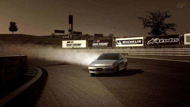 R32 Gts-t drifting with effect at Cape Ring