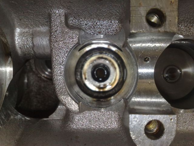 Head Disassembly 16   Valve Stem & Seal